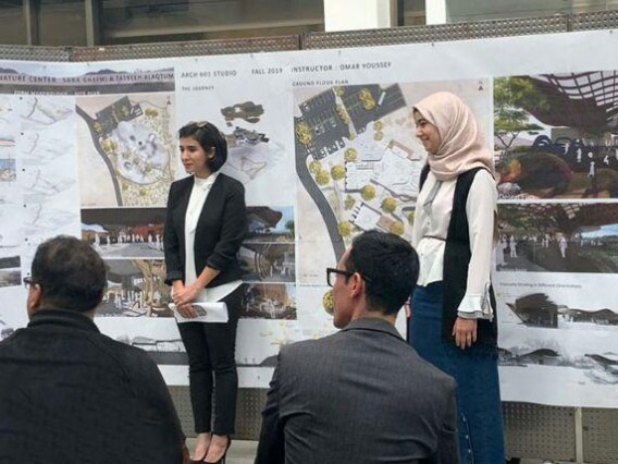 MS Architecture students presenting