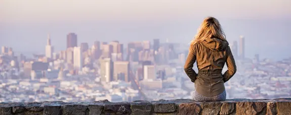 Student looking at San Francisco skyline