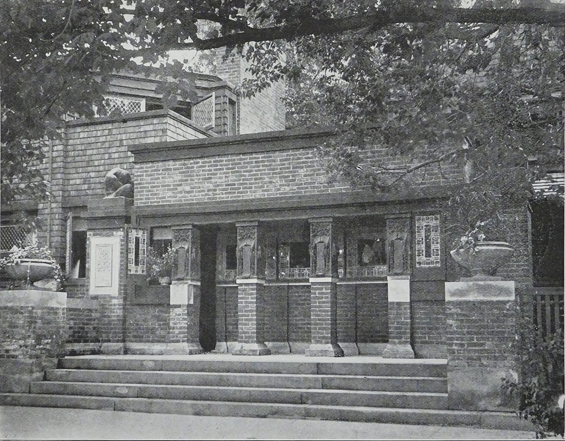 1899 photo of Frank Lloyd Wright's Oak Park Studio